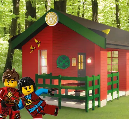 Legoland Village Family 3*