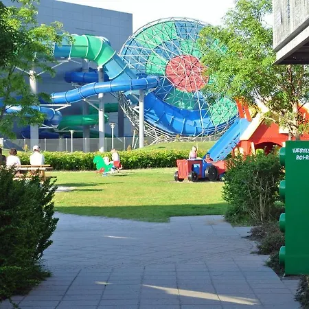 Legoland Village Family Хостел *