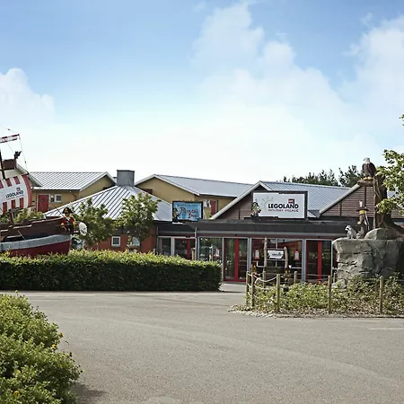 Legoland Village Family 3* Биллунн